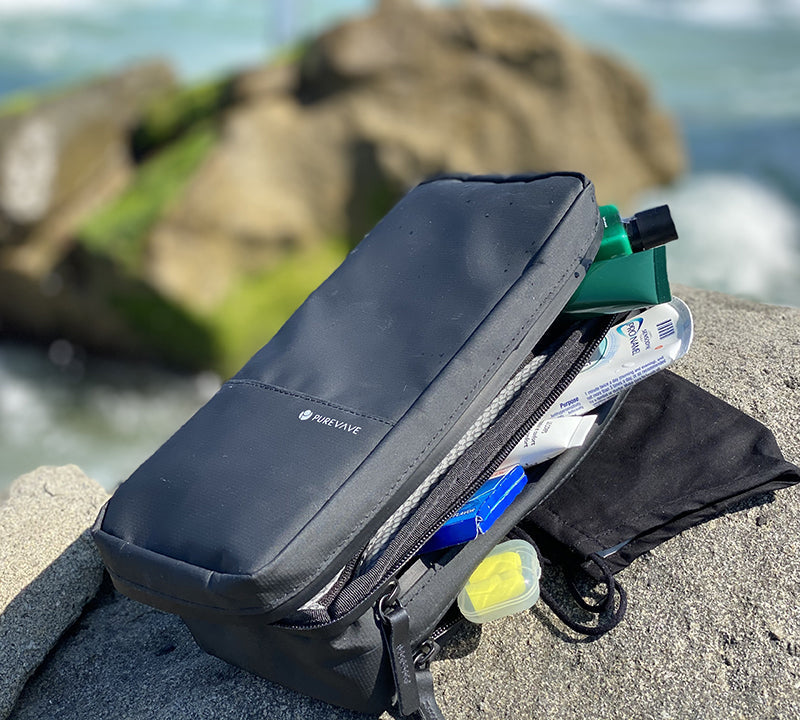 5 Smart Hacks to Keep Your Men's Toiletry Bag Organized on the Road