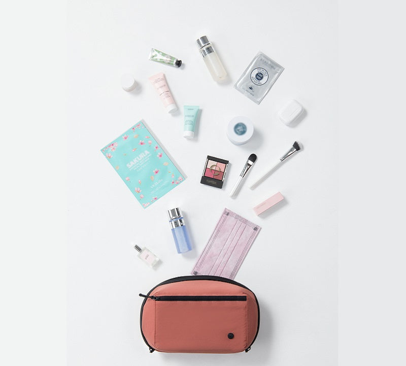 The most comprehensive guide to clean your cosmetics bag